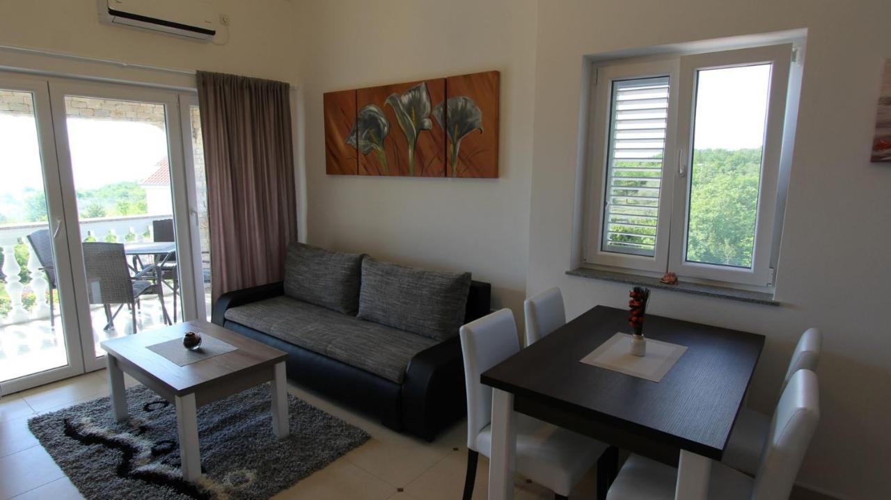 Apartments Jela Sveti Vid-Miholjice Kültér fotó
