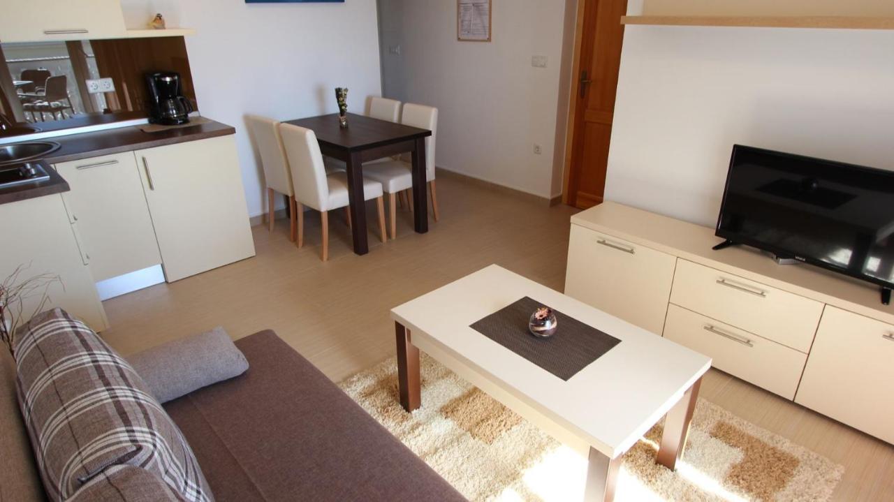 Apartments Jela Sveti Vid-Miholjice Kültér fotó